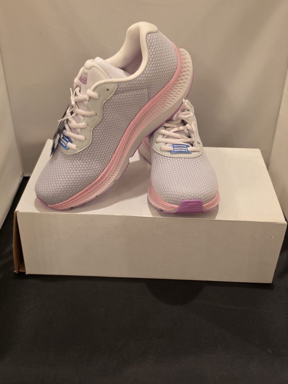Lightweight Women's Lace-Up Mesh Sneakers in White and Pink